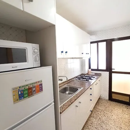 Benidorm Beach Apartamento דירה
